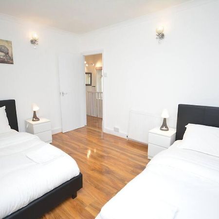 4 Bedroom House In East Λονδίνο Εξωτερικό φωτογραφία